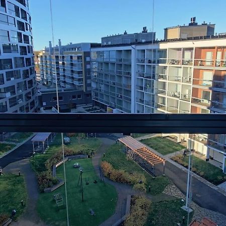 New Studio Cherry Near Helsinki Airport In Kivistoe Vantaa Exteriér fotografie